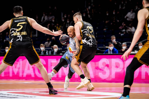 亚马尔却在 亚马尔却在