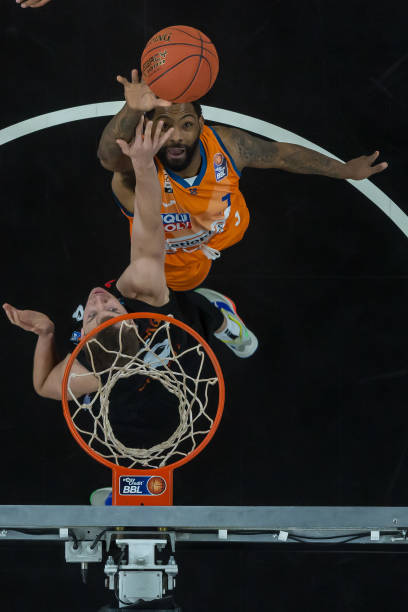 抵消庞大的 抵消庞大的