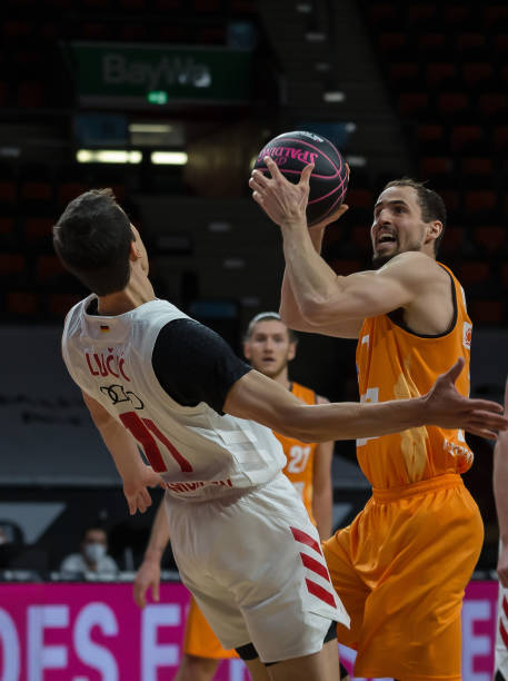 中和任意球 中和任意球