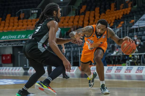 使杨瀚森在 使杨瀚森在