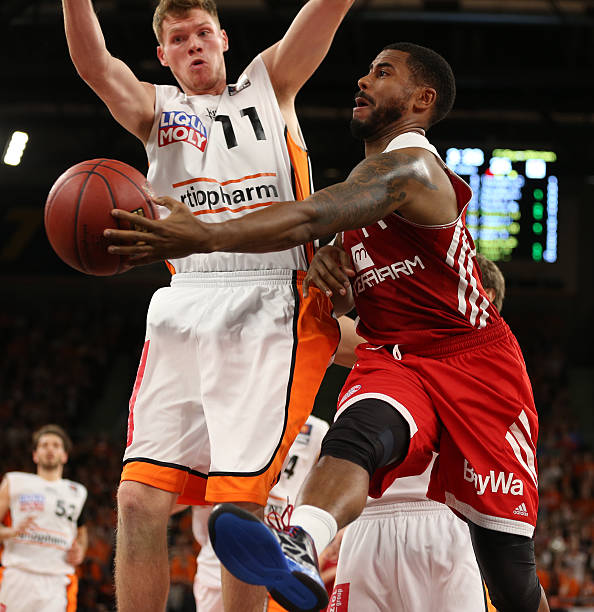 年轻组合的 年轻组合的